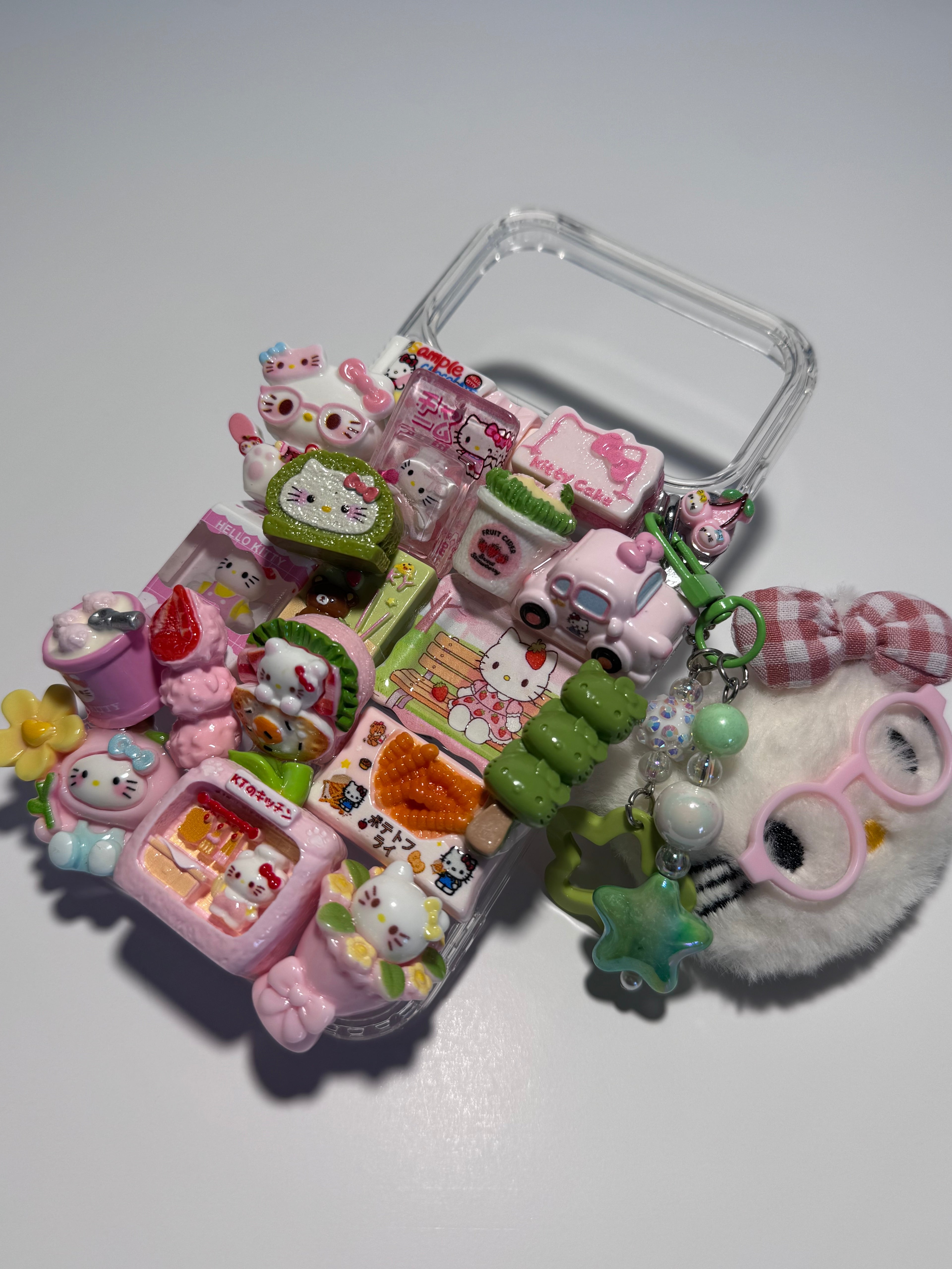 HK Foodie Case w/ Keychain (17 Pro Max)