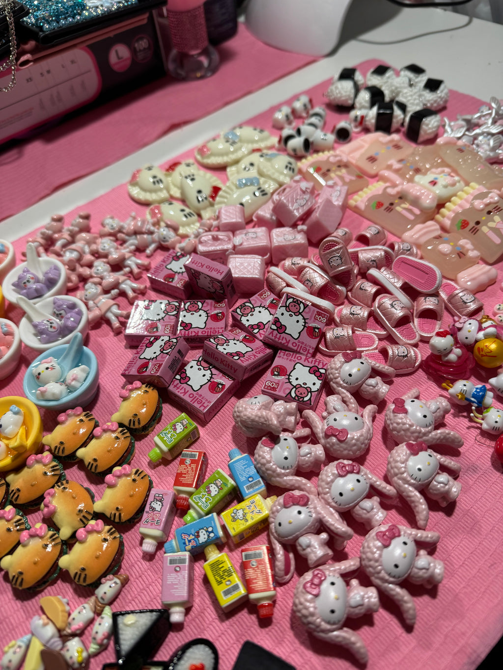 HK FOODIE CHARM MIX
