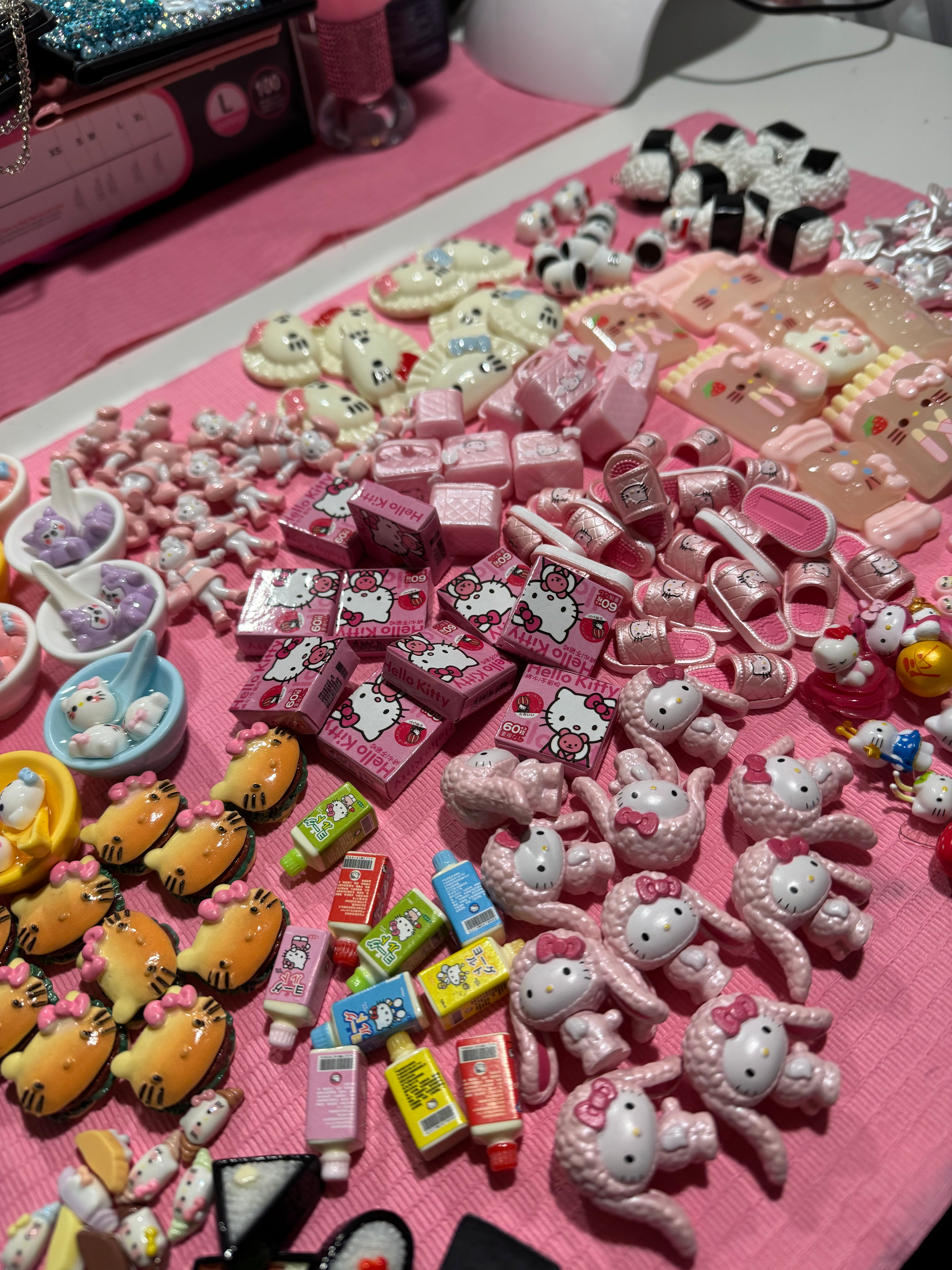 HK FOODIE CHARM MIX