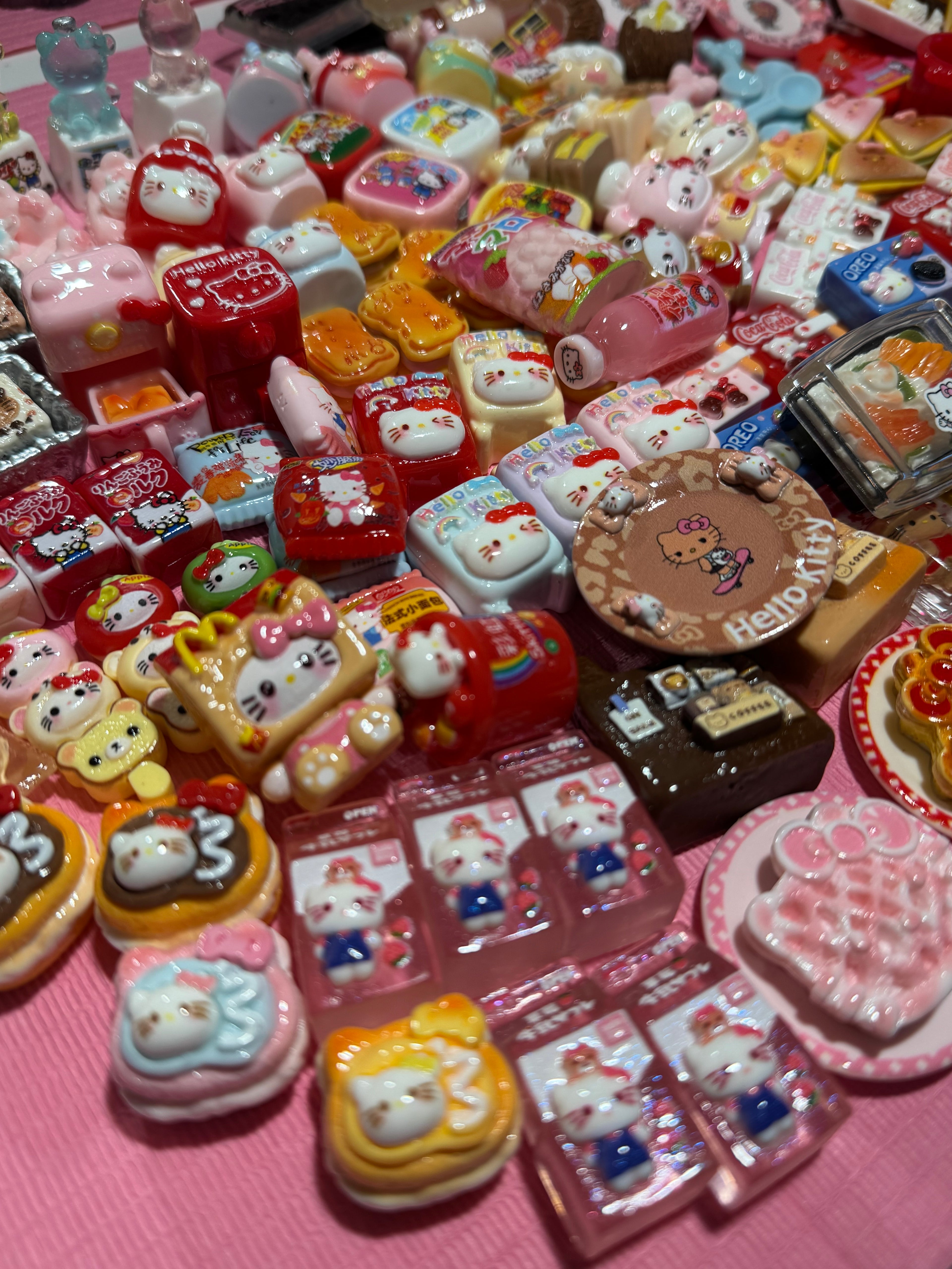 HK FOODIE CHARM MIX